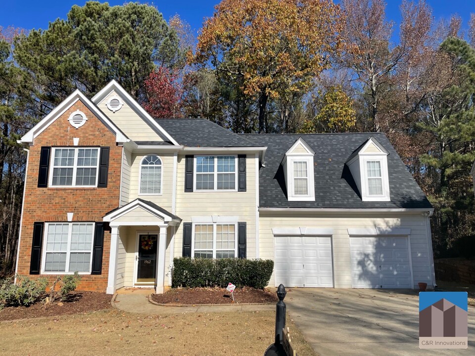 1962 Ashwood Grove Dr in Snellville, GA - Foto de edificio