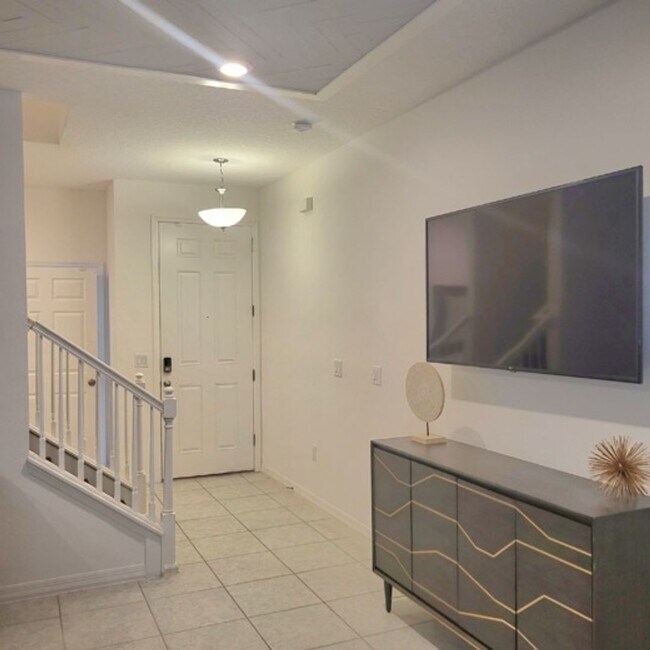5749 Skytop Dr in Lithia, FL - Building Photo - Building Photo
