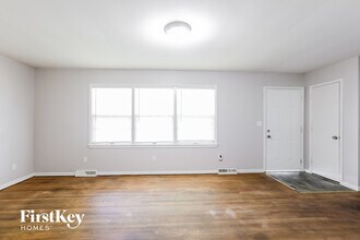 8310 Kentucky Ave in Raytown, MO - Building Photo - Building Photo