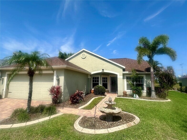 6144 Bobby Jones Ct in Palmetto, FL - Foto de edificio