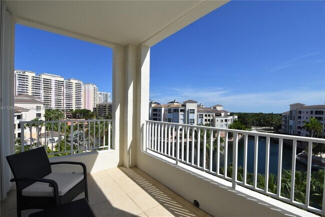 707 Crandon Blvd-Unit -PH8 in Key Biscayne, FL - Building Photo - Building Photo