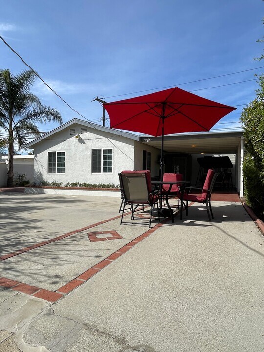1135 Rose Ave in Pasadena, CA - Building Photo