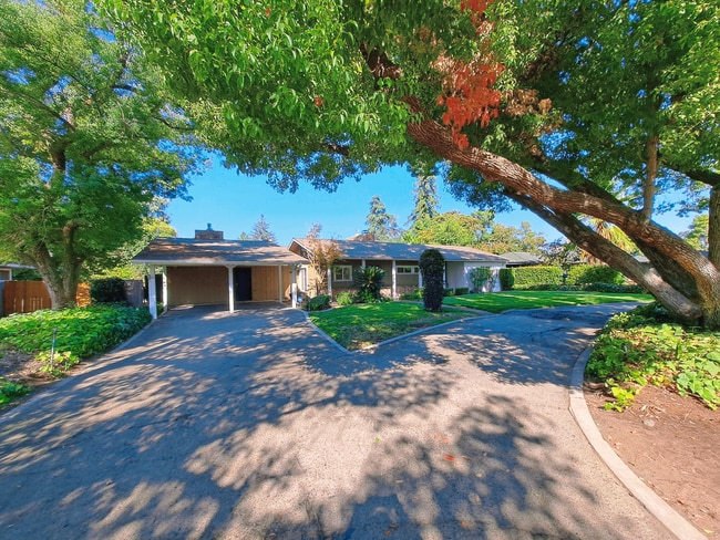 942 S Park Cir Dr in Fresno, CA - Building Photo - Building Photo