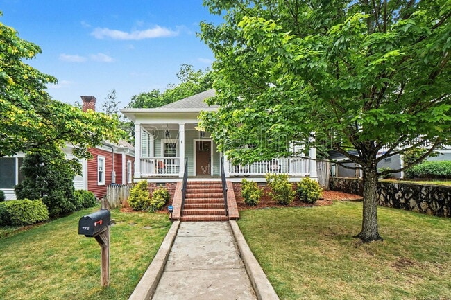 property at 712 Hill St SE