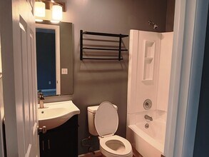 8015 Tiburon Cir in Charlotte, NC - Building Photo - Building Photo