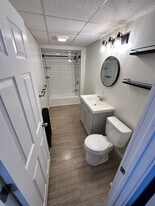 62 Lakewood St, Unit Apt 1 in Worcester, MA - Building Photo