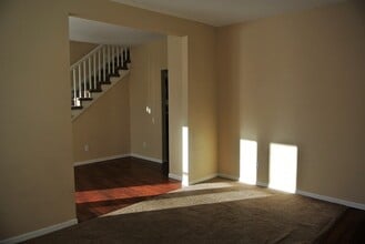 617 11th St NW in Minot, ND - Building Photo - Building Photo