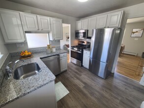 47 Salmon Brook Dr in Glastonbury, CT - Building Photo - Building Photo