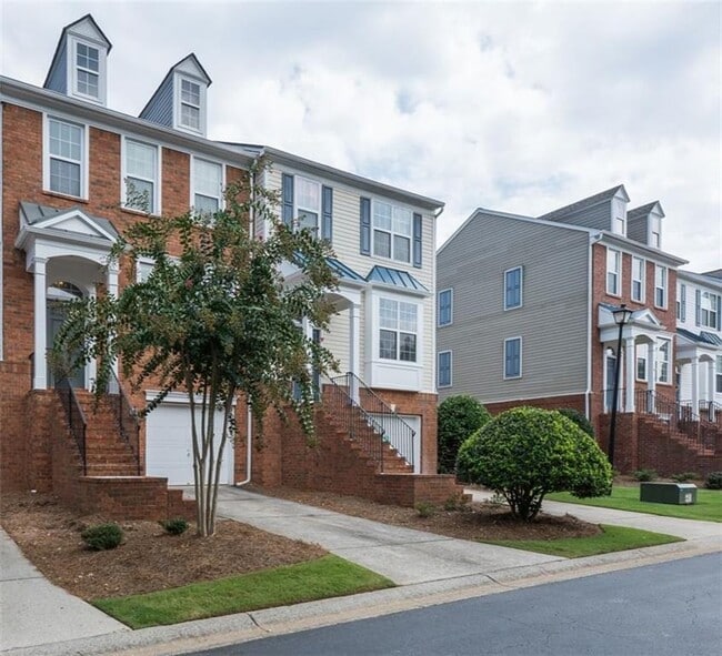 1369 Thornborough Dr in Alpharetta, GA - Building Photo - Building Photo