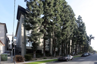 Francis Park Condominiums in Los Angeles, CA - Building Photo - Building Photo