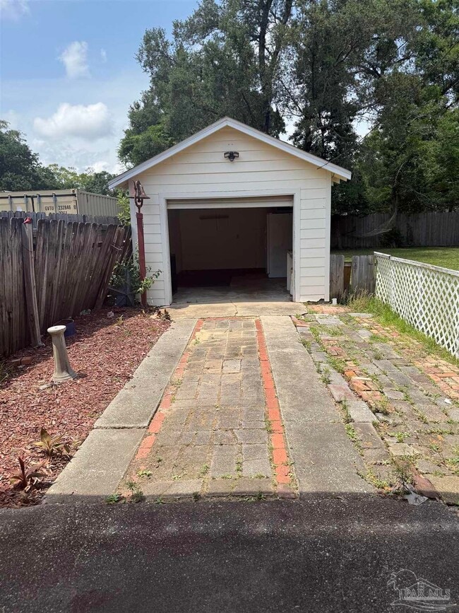 1608 E Maxwell St in Pensacola, FL - Building Photo - Building Photo