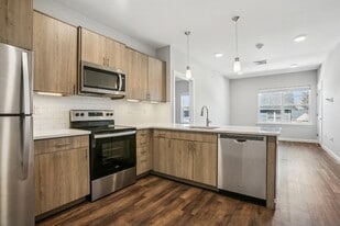 Onyx in Uniondale, NY - Building Photo