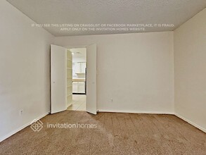 12902 Village Gate Dr in Houston, TX - Building Photo - Building Photo