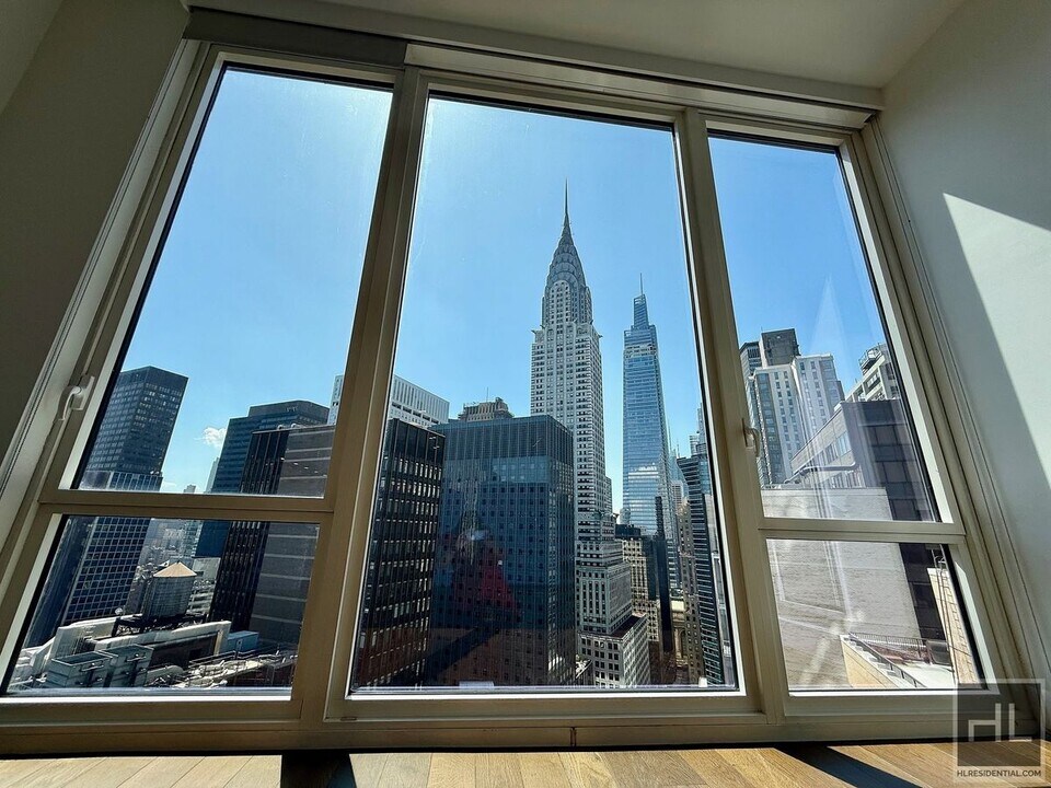 SUNNY NO FEE STUDIO IN THE LUXURY SUMMIT NYC in New York, NY - Building Photo