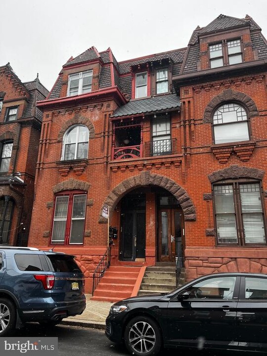 1512 N 17th St in Philadelphia, PA - Building Photo