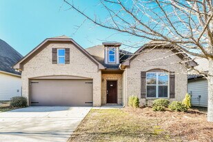 2122 Timberline Dr in Calera, AL - Building Photo