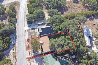 553 Scenic Dr in Canyon Lake, TX - Building Photo - Building Photo