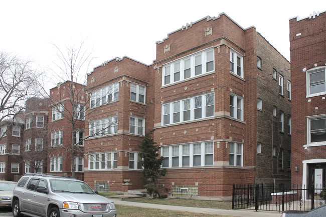 6838 S Ridgeland Ave in Chicago, IL - Foto de edificio - Building Photo