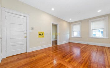 47 Brackett St, Unit 2 in Boston, MA - Building Photo - Building Photo