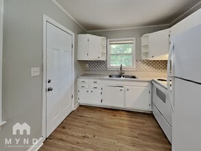1156 N Parkwood Dr in Forest Park, GA - Building Photo - Building Photo