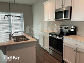 130 Avalon Wy in Clanton, AL - Foto de edificio - Building Photo