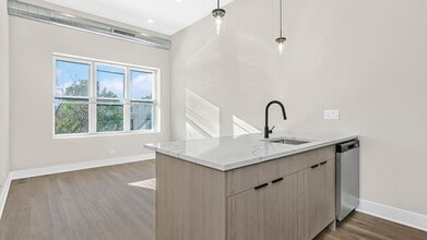 4533 N Clark St in Chicago, IL - Building Photo - Building Photo