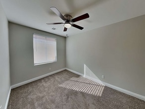 5353 Jose Ernesto St, Unit 2007 in North Las Vegas, NV - Foto de edificio - Building Photo