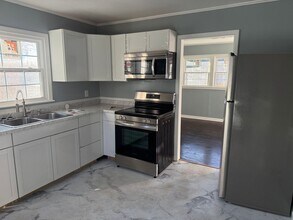 1609 17th St in Greensboro, NC - Building Photo - Building Photo