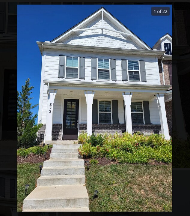 372 Hammock Ln in Spring Hill, TN - Foto de edificio
