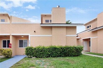 4087 Coral Springs Dr in Coral Springs, FL - Building Photo - Building Photo