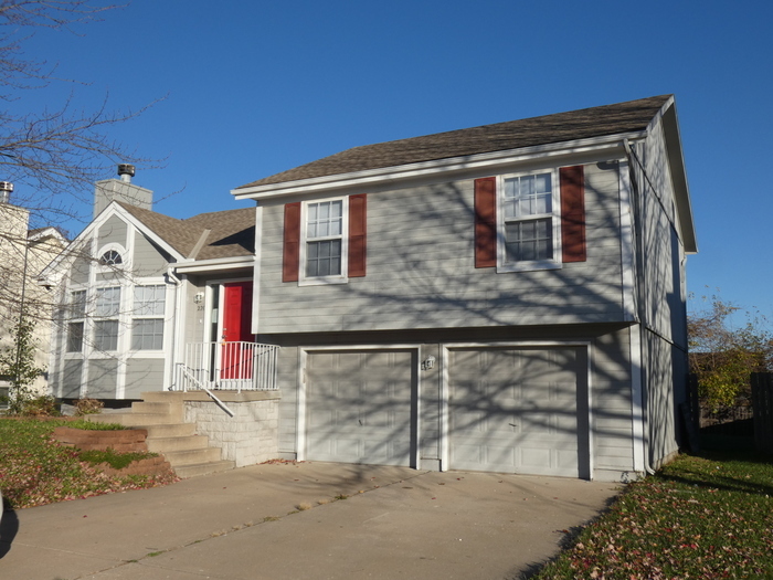 220 NW 112 Terrace in Kansas City, MO - Foto de edificio