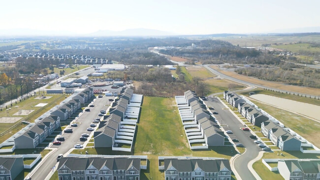 West Wind Townhomes in Stephens City, VA - Foto de edificio - Building Photo