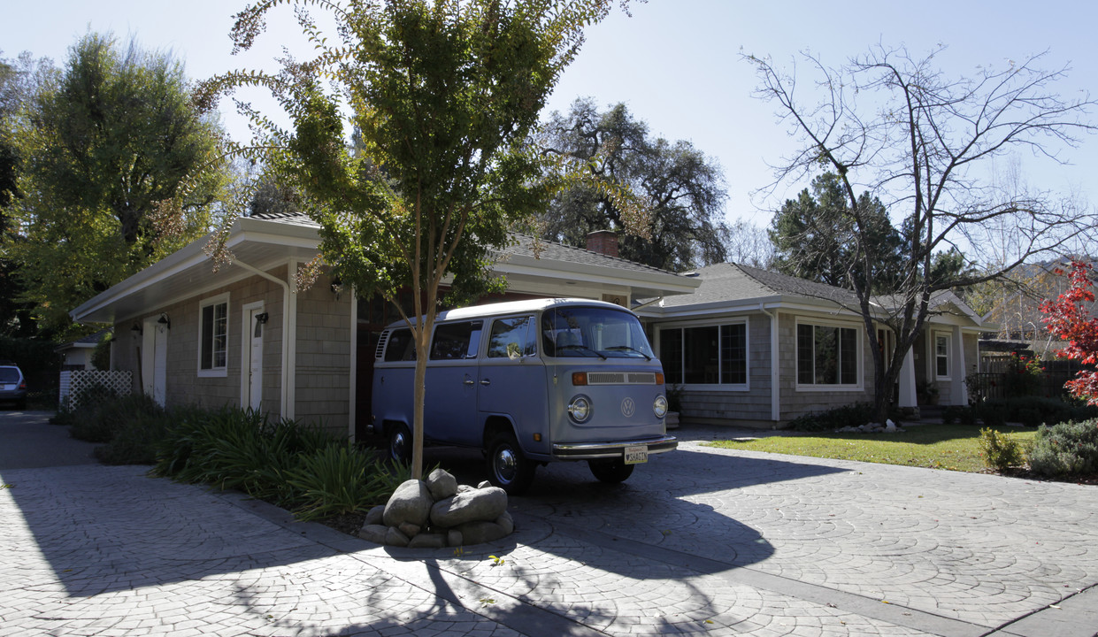 1425 Cedar Ln in Alamo, CA - Building Photo