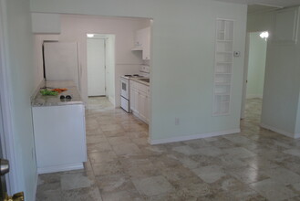 1665 37th St S in St. Petersburg, FL - Foto de edificio - Building Photo