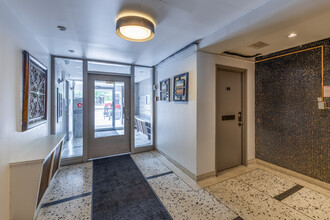 710 Spadina Ave in Toronto, ON - Building Photo - Interior Photo