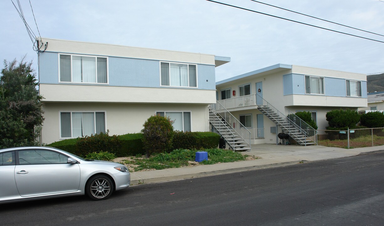 65 Carmel Ave in Pacifica, CA - Building Photo