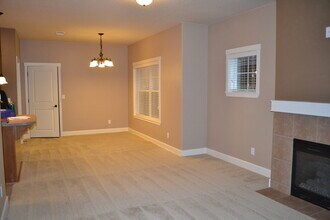 14224 Brittany Terrace in Oregon City, OR - Building Photo - Building Photo