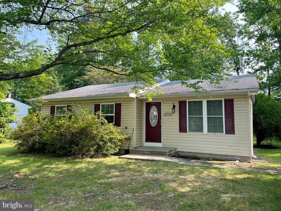 11704 Lancelot Dr in Waldorf, MD - Building Photo
