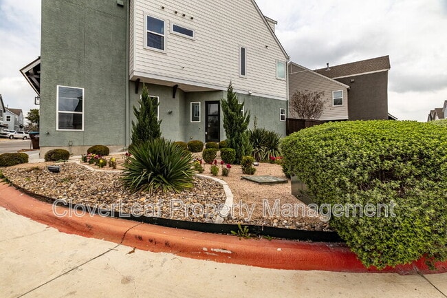 5843 Whitby Rd in San Antonio, TX - Building Photo - Building Photo