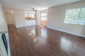 20331 Rue Crevier Rue in Canyon Country, CA - Foto de edificio - Building Photo