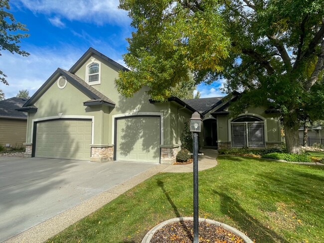 314 E Trailside Dr in Eagle, ID - Building Photo - Building Photo