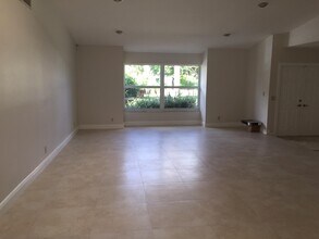 7508 Chester Terrace in Boca Raton, FL - Foto de edificio - Building Photo