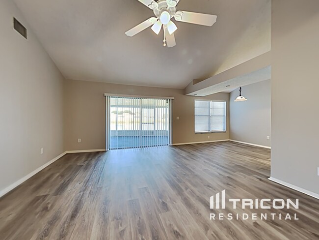1108 Tuxford Dr in Brandon, FL - Building Photo - Building Photo