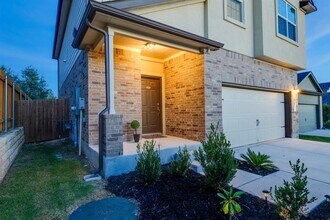 7905 Prairie Rye Dr in Lago Vista, TX - Building Photo - Building Photo