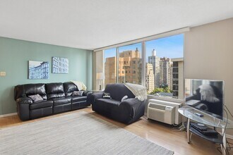 71 E Division St in Chicago, IL - Building Photo - Building Photo