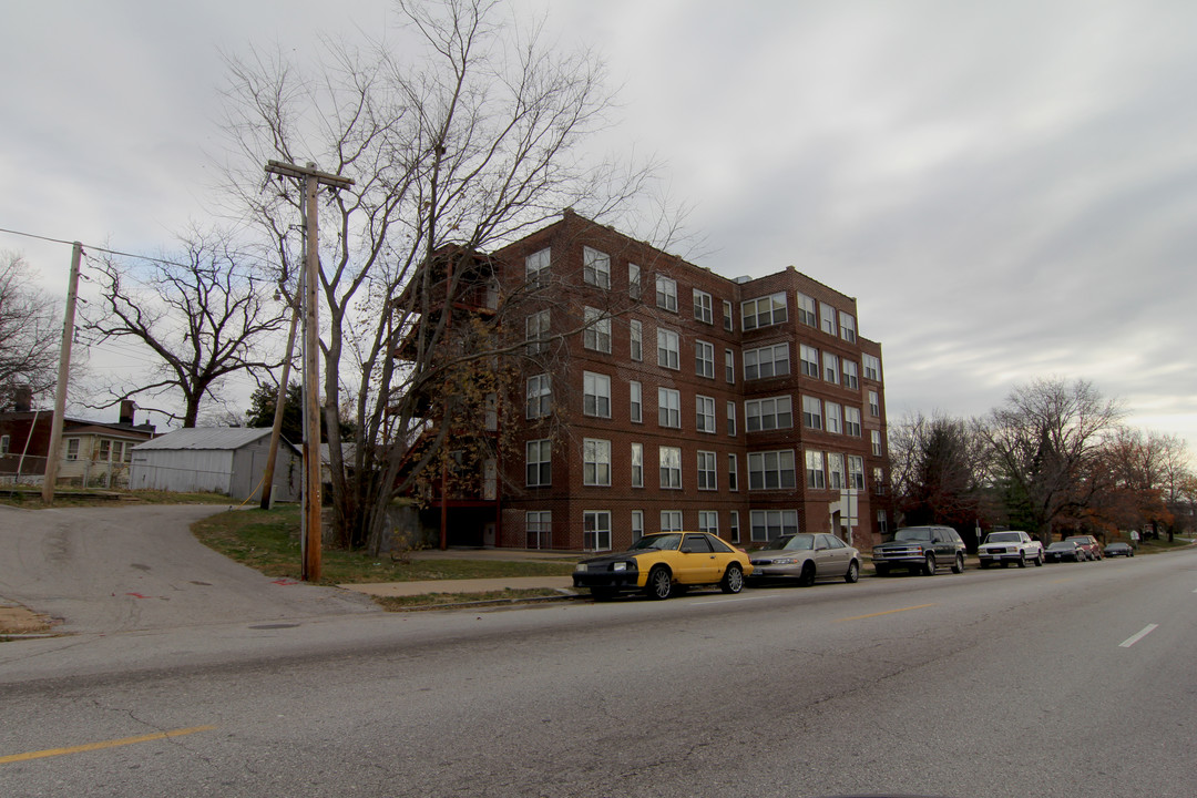 Riverview Apartments in St. Louis, MO - Foto de edificio