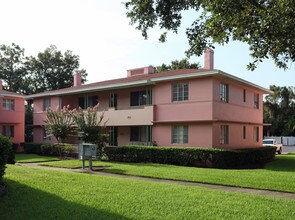 Lake Ivanhoe Shores in Orlando, FL - Building Photo - Building Photo