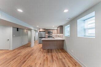 4716 N Winthrop Ave, Unit GARDEN in Chicago, IL - Building Photo - Building Photo