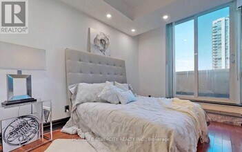 235-235 Sherway Gardens Rd in Toronto, ON - Building Photo - Building Photo