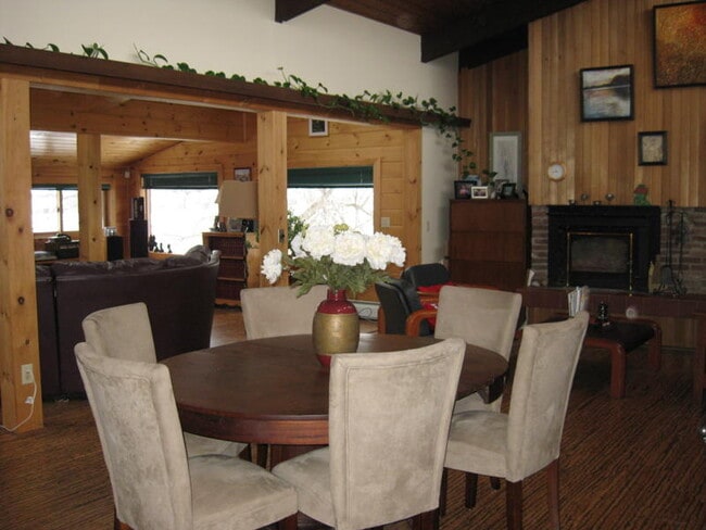 27 Spruce Ln in Ithaca, NY - Building Photo - Building Photo